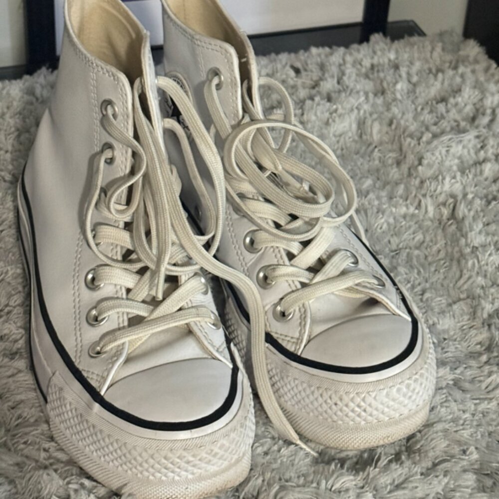 Converse Women's Chuck Taylor All Star Lift Platform Leather